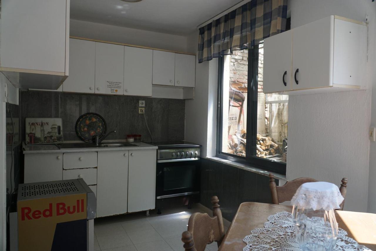 Albaniantrip Rooms And Apartments Tirana Bagian luar foto