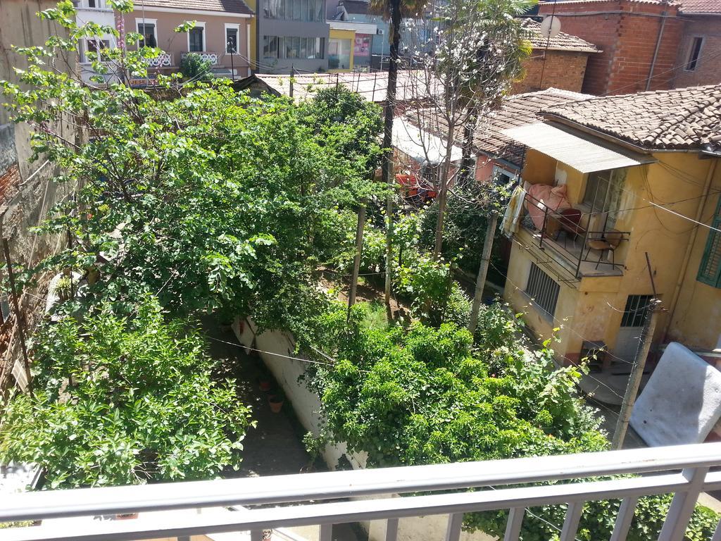Albaniantrip Rooms And Apartments Tirana Bagian luar foto